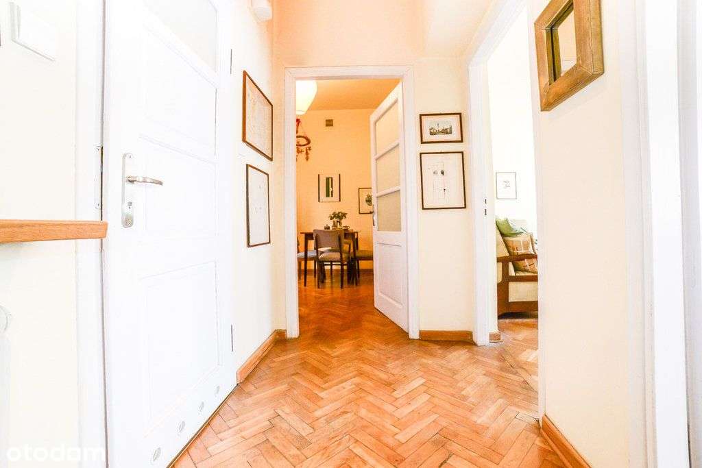 Spacerem na Zamek, kawę i do teatru – 59 m²-0