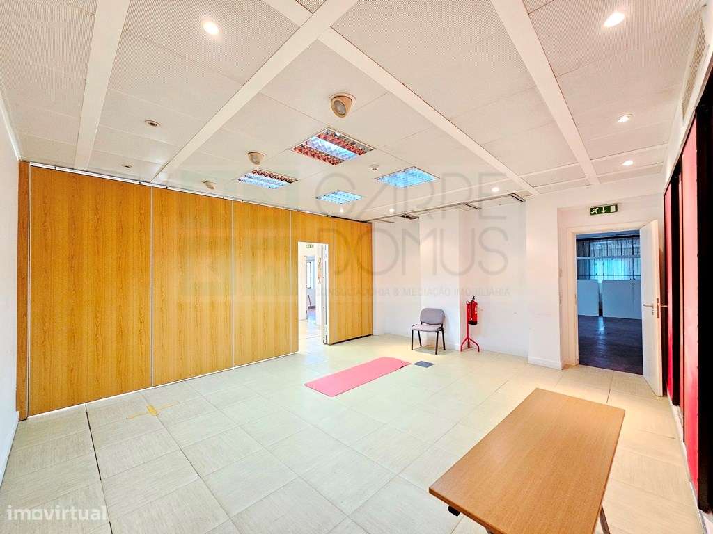 Espaçoso e funcional escritório com 600m2, em Carnaxide, Oeiras-10