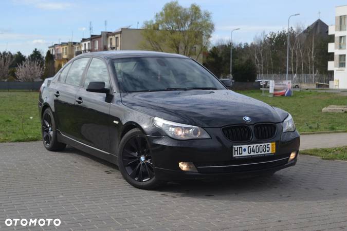 BMW Seria 5 523i Edition Exclusive - 17