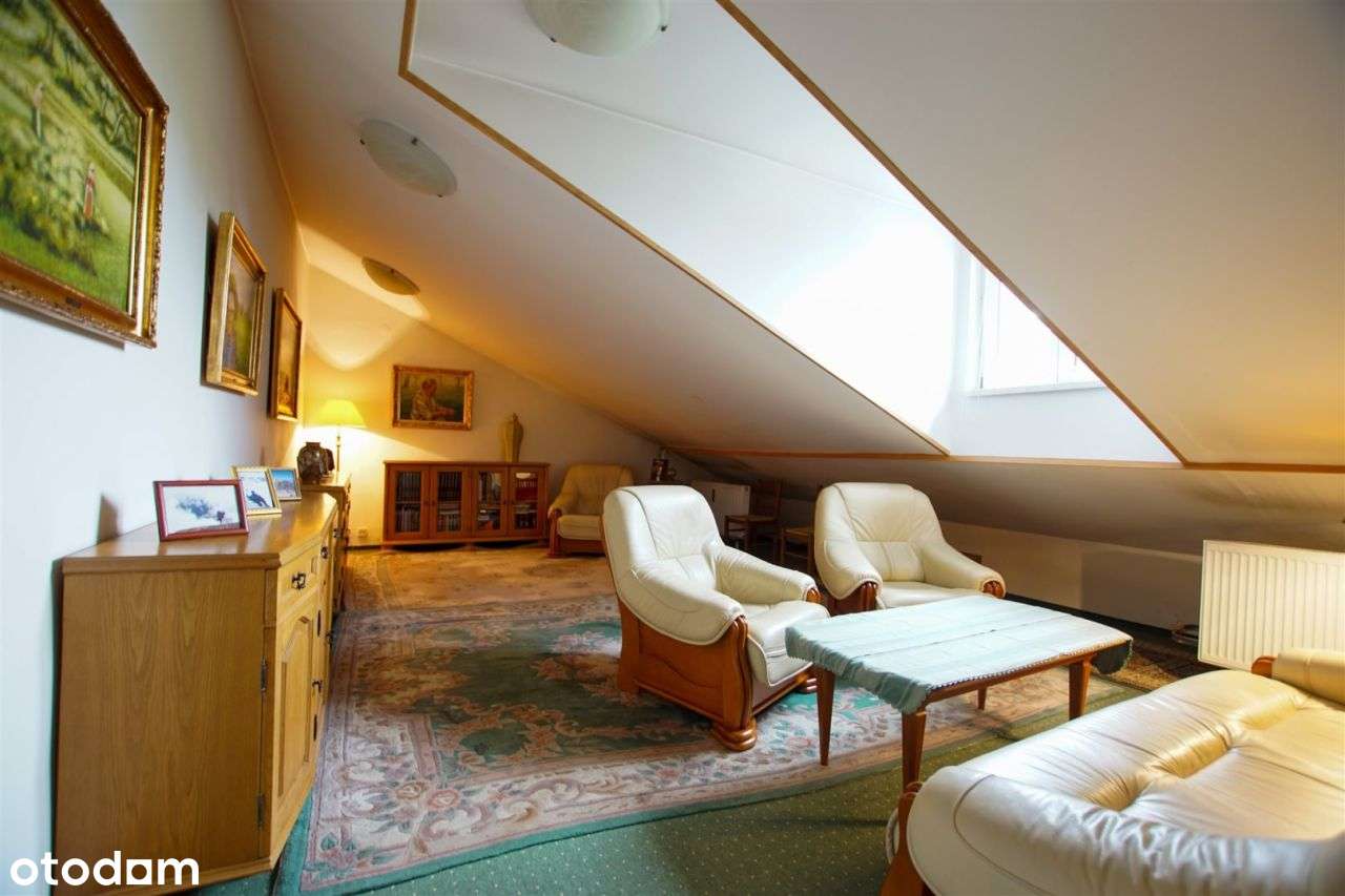 Ciekawe Ciche 3-Pokojowe W Świetnej Lokalizacji-1