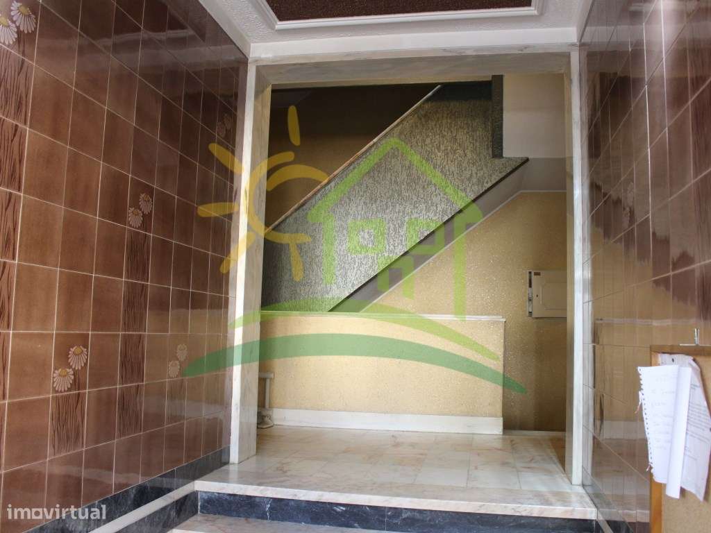 Apartamento T3+2 em Olival Basto - Oportunidade Única com Sótão-42