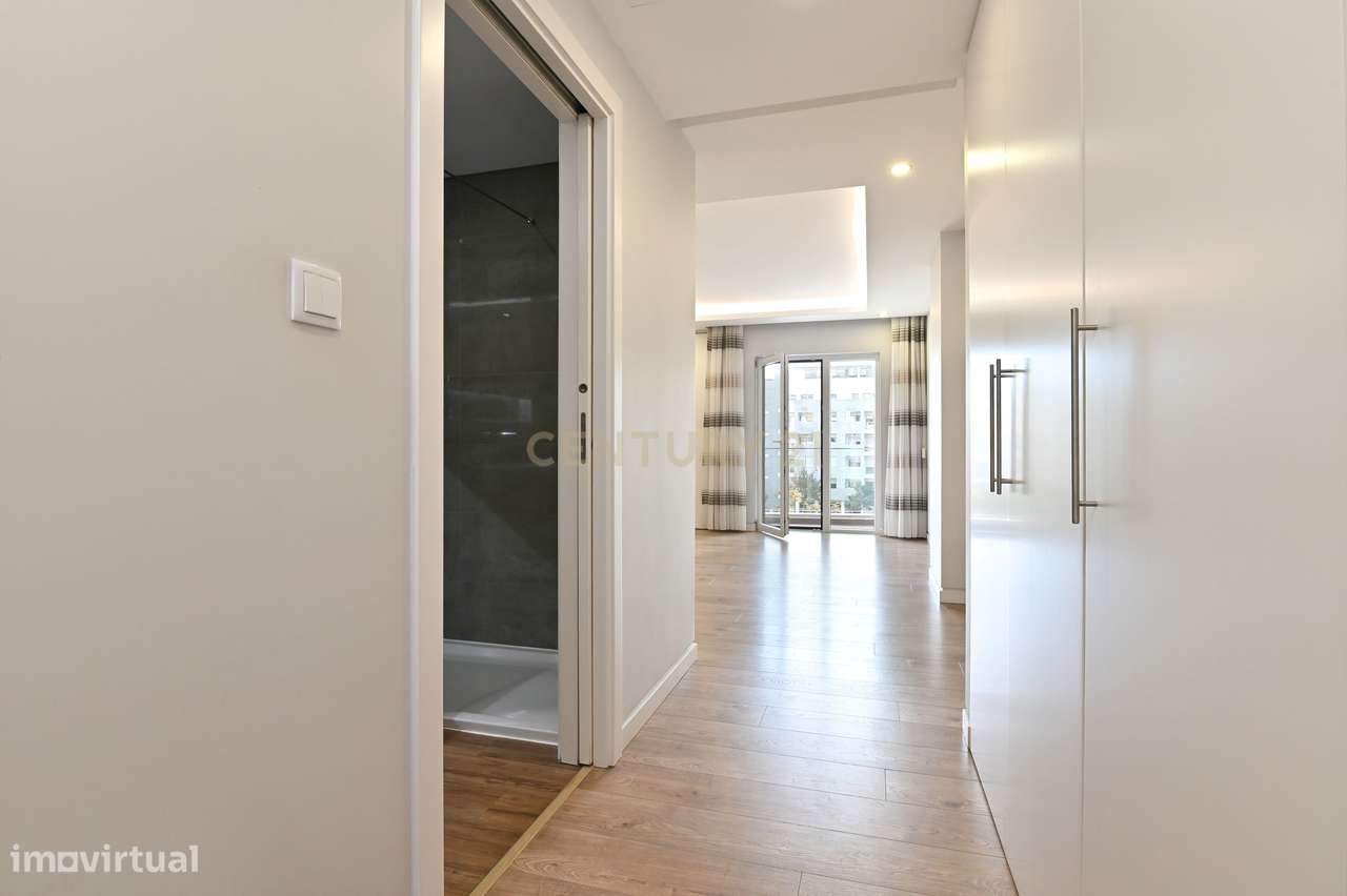 Apartamento T3 de Luxo com Box para 2 Carros — Quinta das Marianas, Pa-17