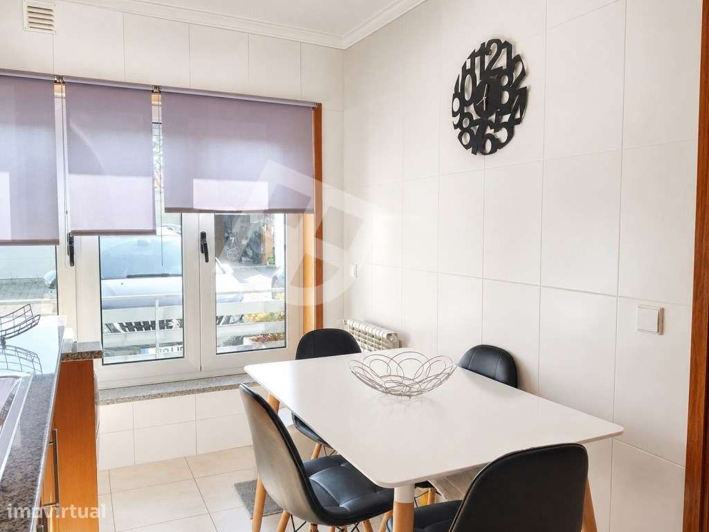 Apartamento T2 Mobilado em Localização Privilegiada-6