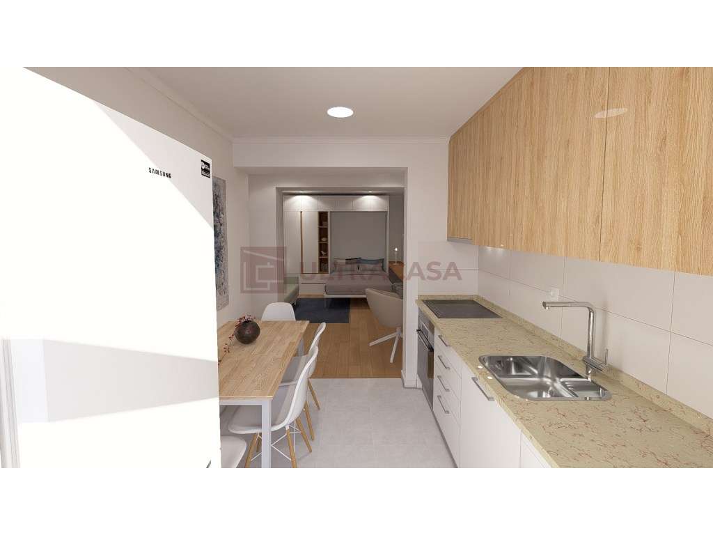 T0 Remodelado com Logradouro no Centro da Amadora-8