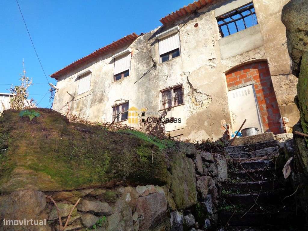 Casa P/ Reconstruir em Terreno de 1045 m2 | Oliveira do Douro - Grande imagem: 5/13