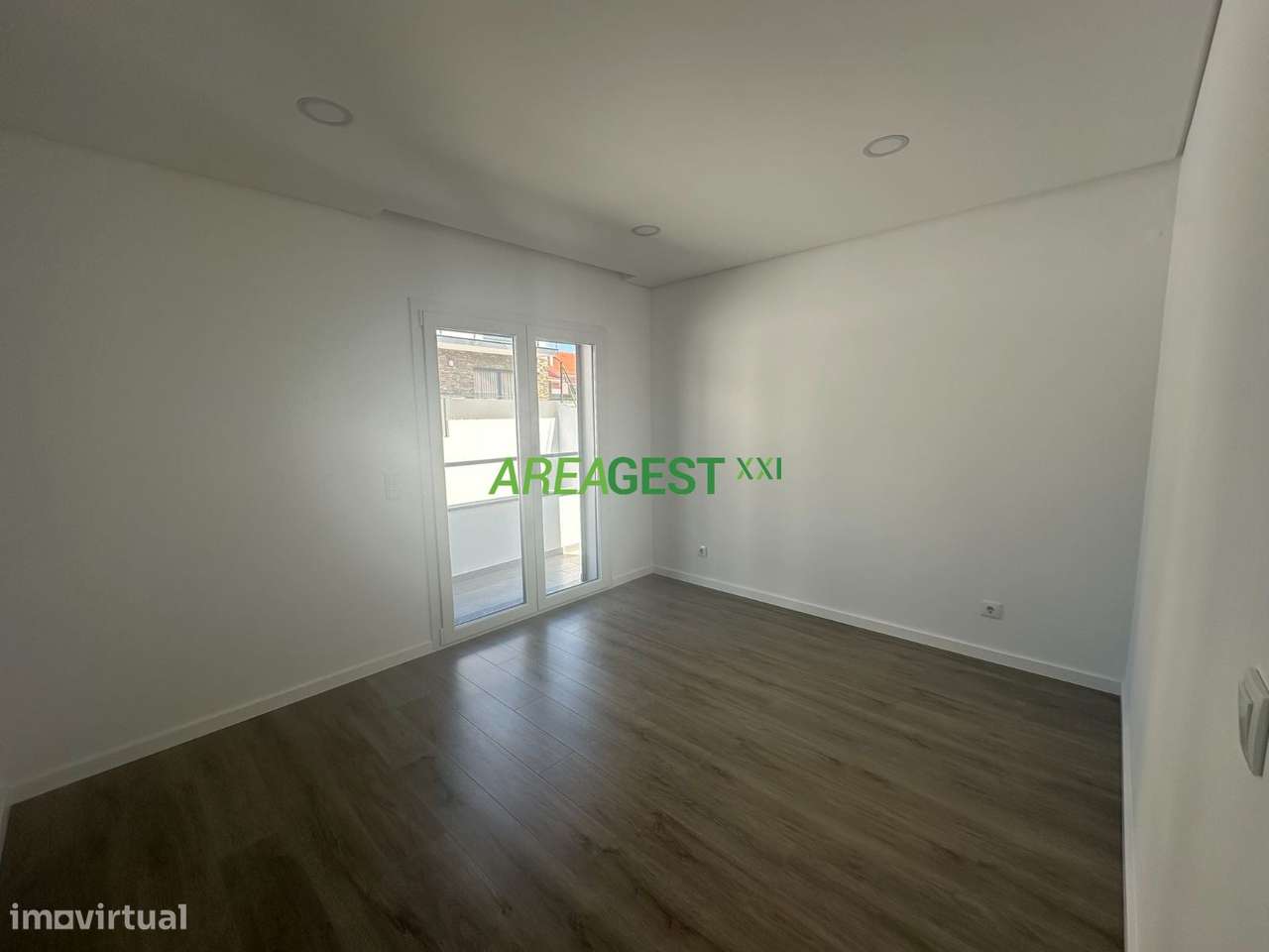 Moradia V4+1 no Casal Novo, Caneças-9