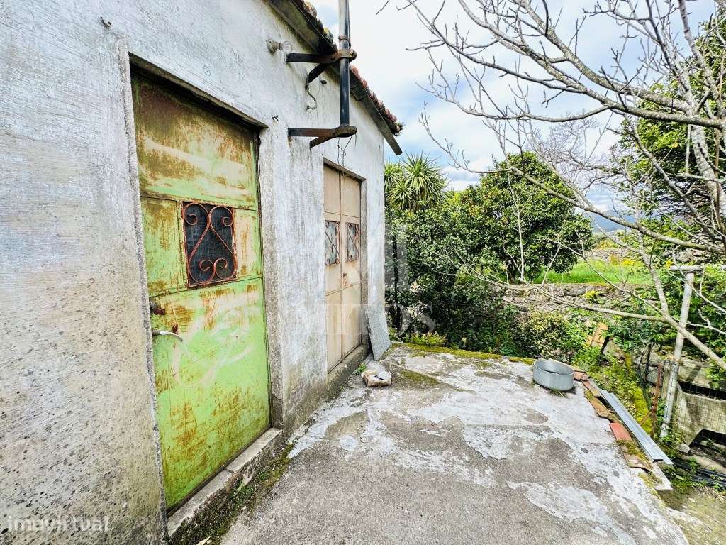 Moradia T2+1 para recuperar em Santa Marta de Portuzelo - Viana do ... - Grande imagem: 5/24