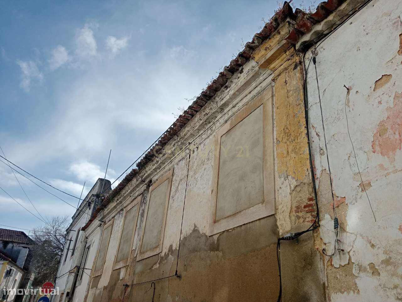 Moradia para restaurar R/C e 1º andar, na Rua Henrique Dias Vigário, S - Grande imagem: 3/6