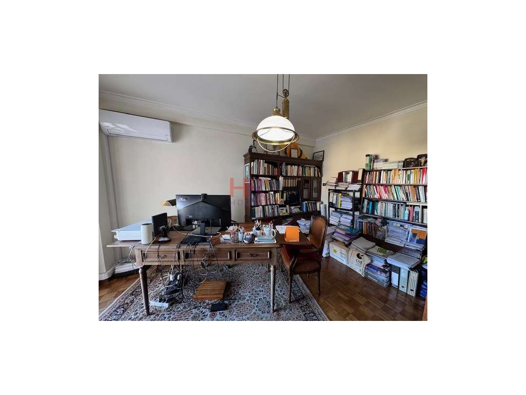 VENDE-SE MORADIA T4+1 COM PISCINA AQUECIDA E GARAGEM.-36