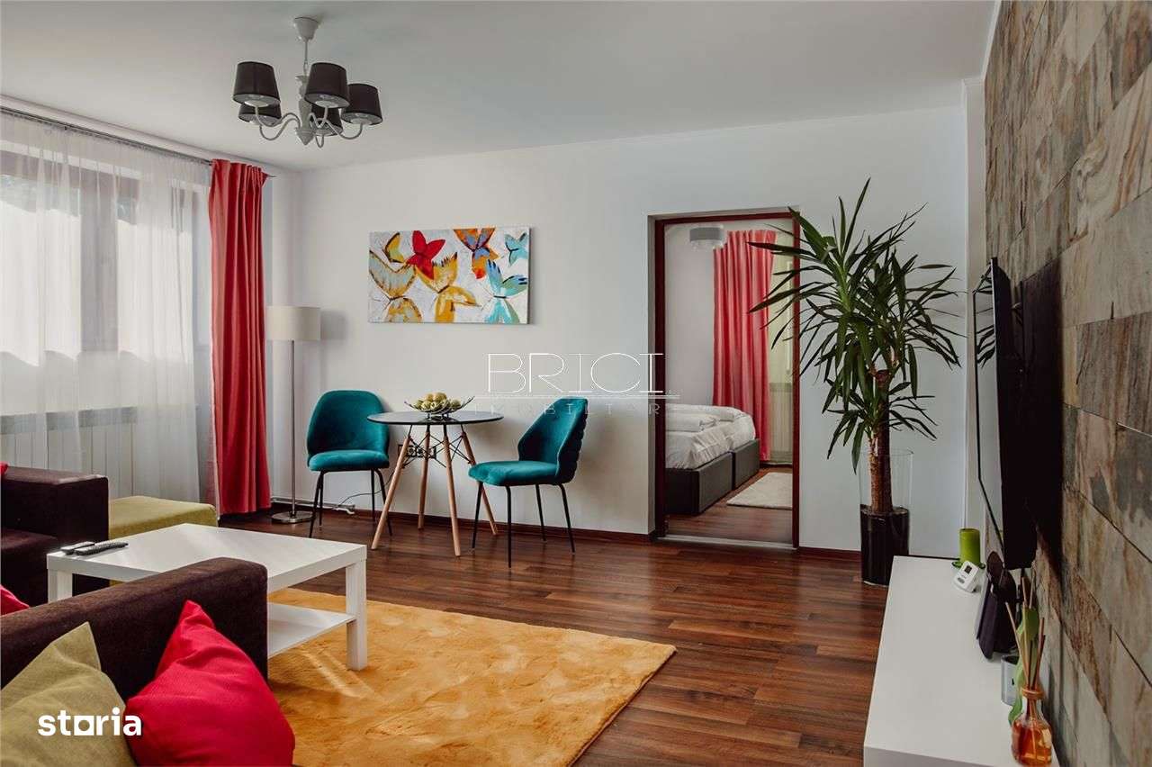 Apartament cu 2 camere, cu Parcare, Livada Postei, Centrul Istoric-0