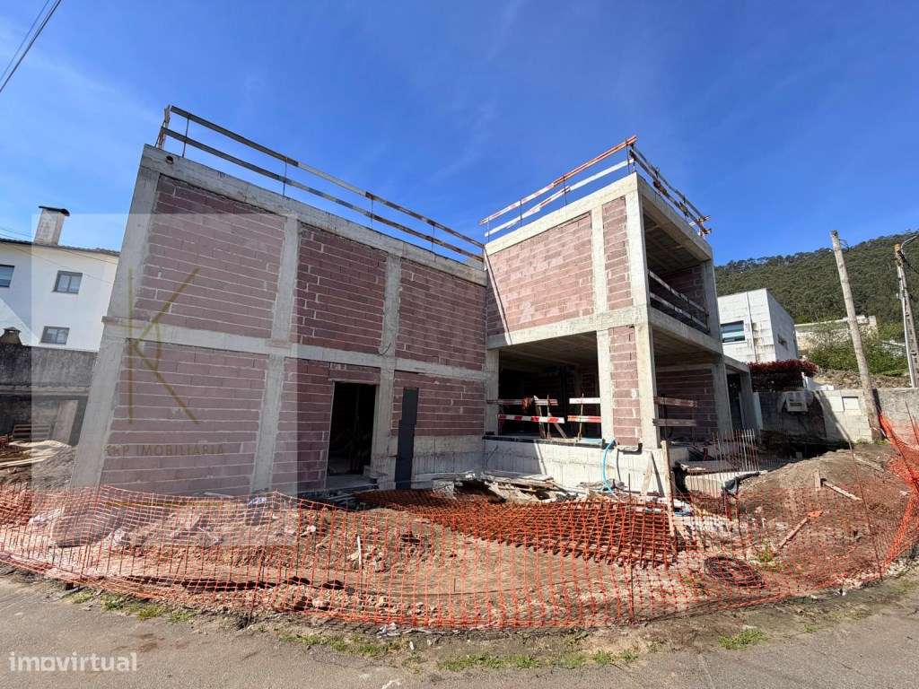 Moradias Exclusivas em Construção - Zona da Abelheira - Meadela/Via...-16