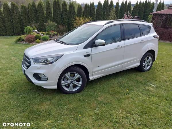 Ford Kuga - 1