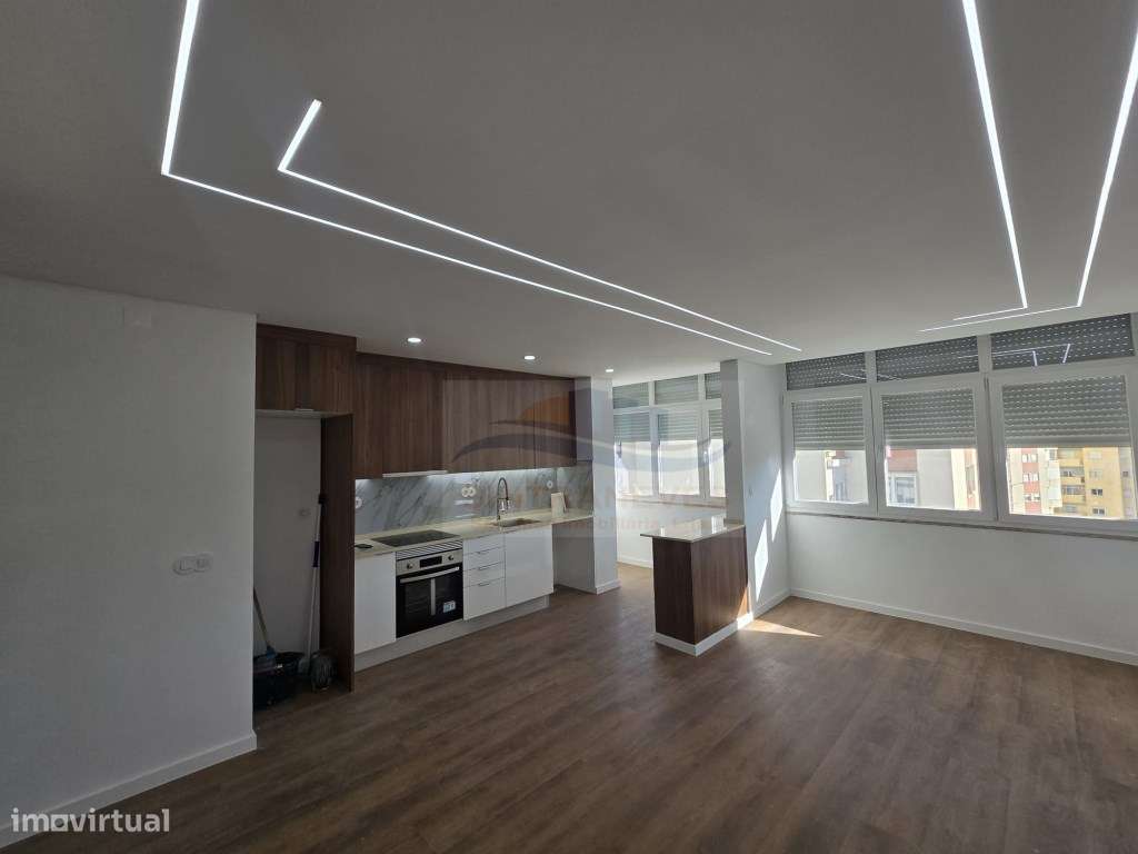 T3 Junto á Urbanização Vila Chã, com 2 WCS e Varandas - Totalmente ... - Grande imagem: 4/31