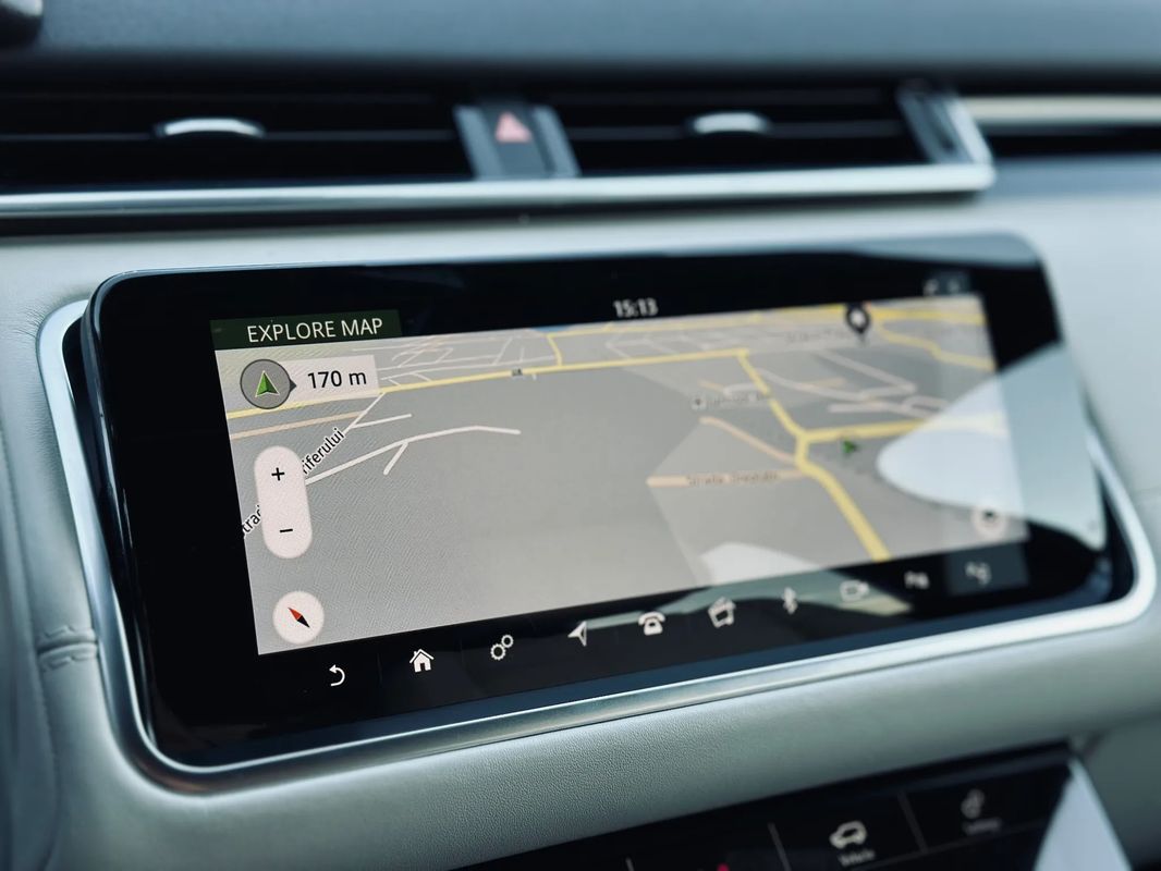 Land Rover Range Rover Velar 2.0 R-Dynamic HSE - 26