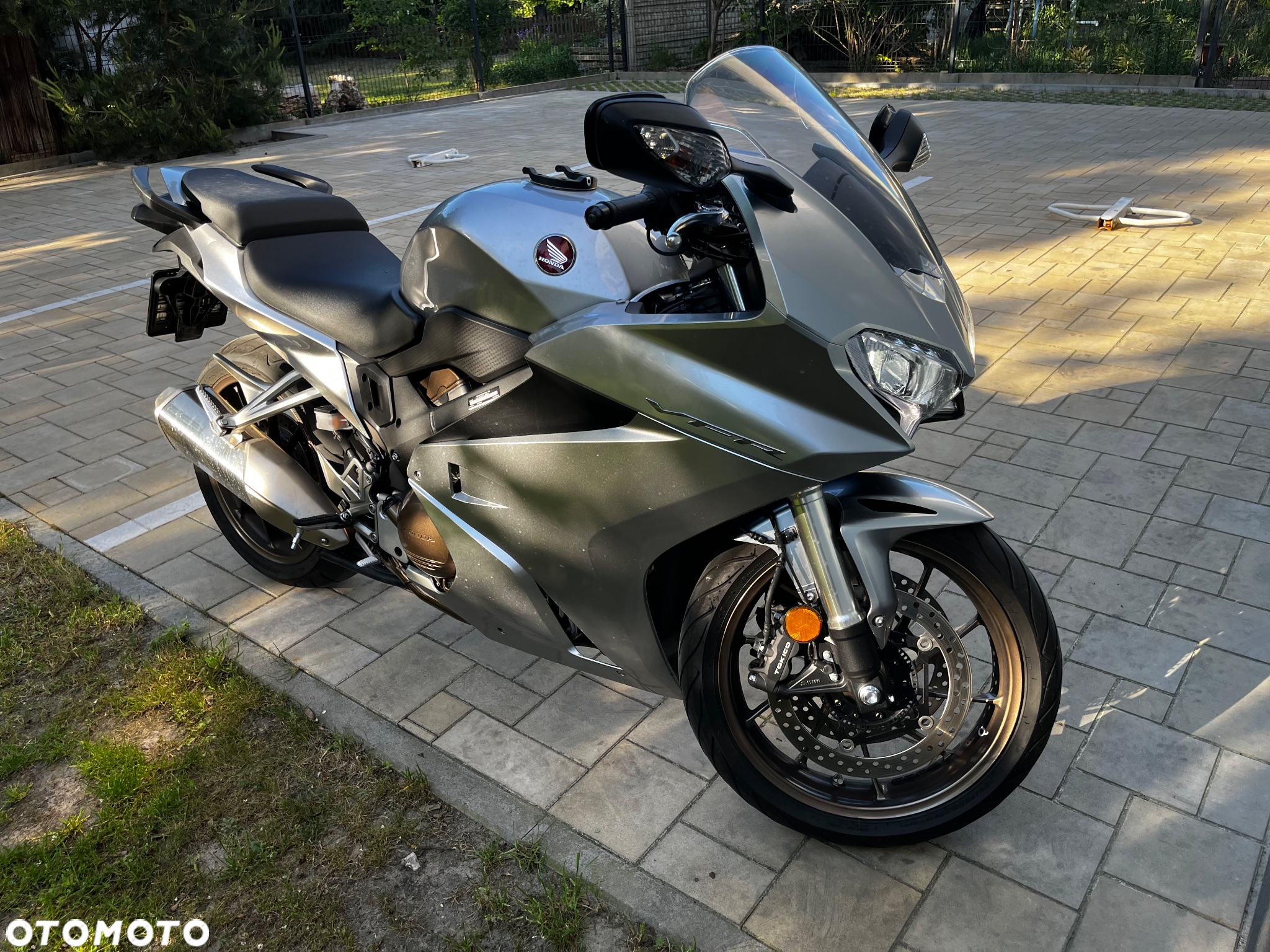 Honda VFR - 4