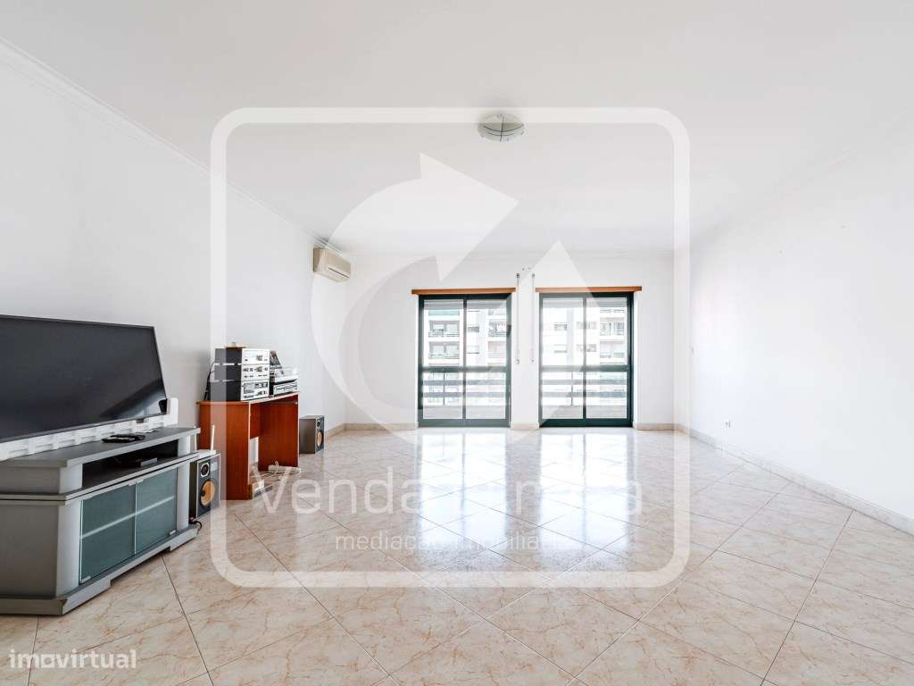 Apartamento T3 com estacionamento - Fidalguinhos, Barreiro-4