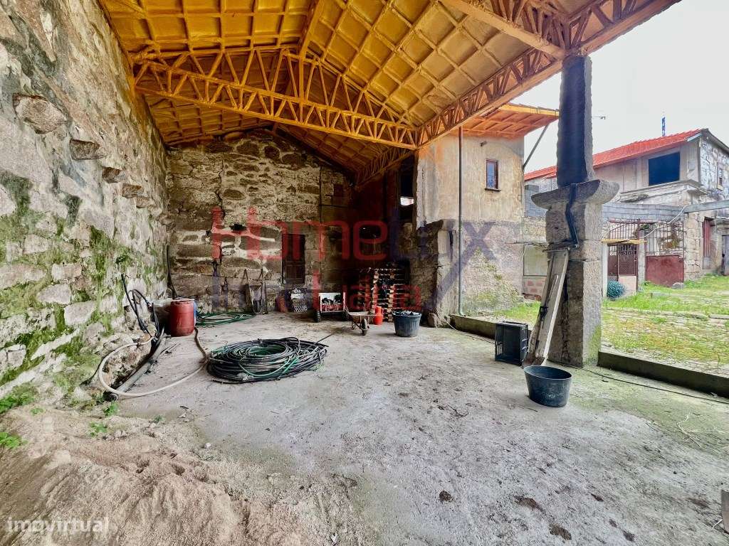 Terreno com Ruinas em Águas Santas-41