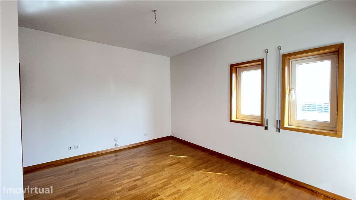 T3 Centro-Póvoa de Varzim-aparcamento-18