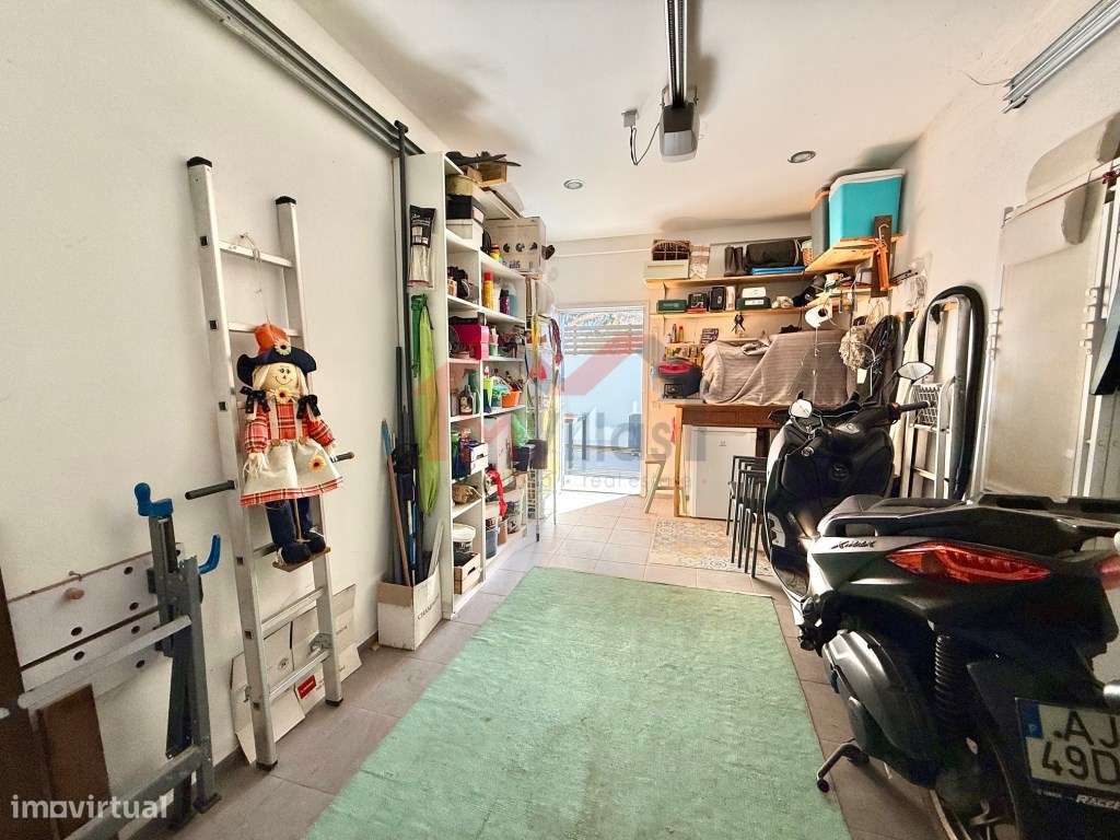 Moradia V4 com garagem - Olhão-45