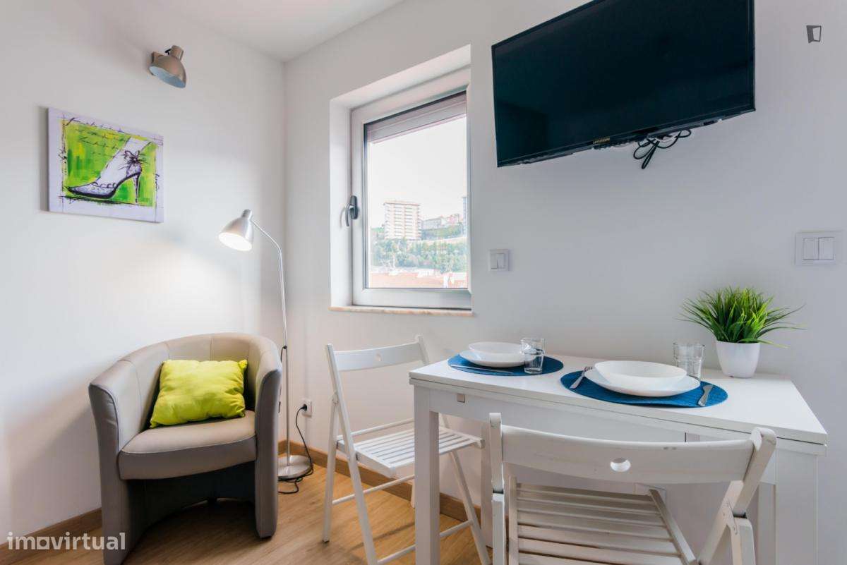 Estúdio - localizado em Baixa Coimbra - Grande imagem: 4/10