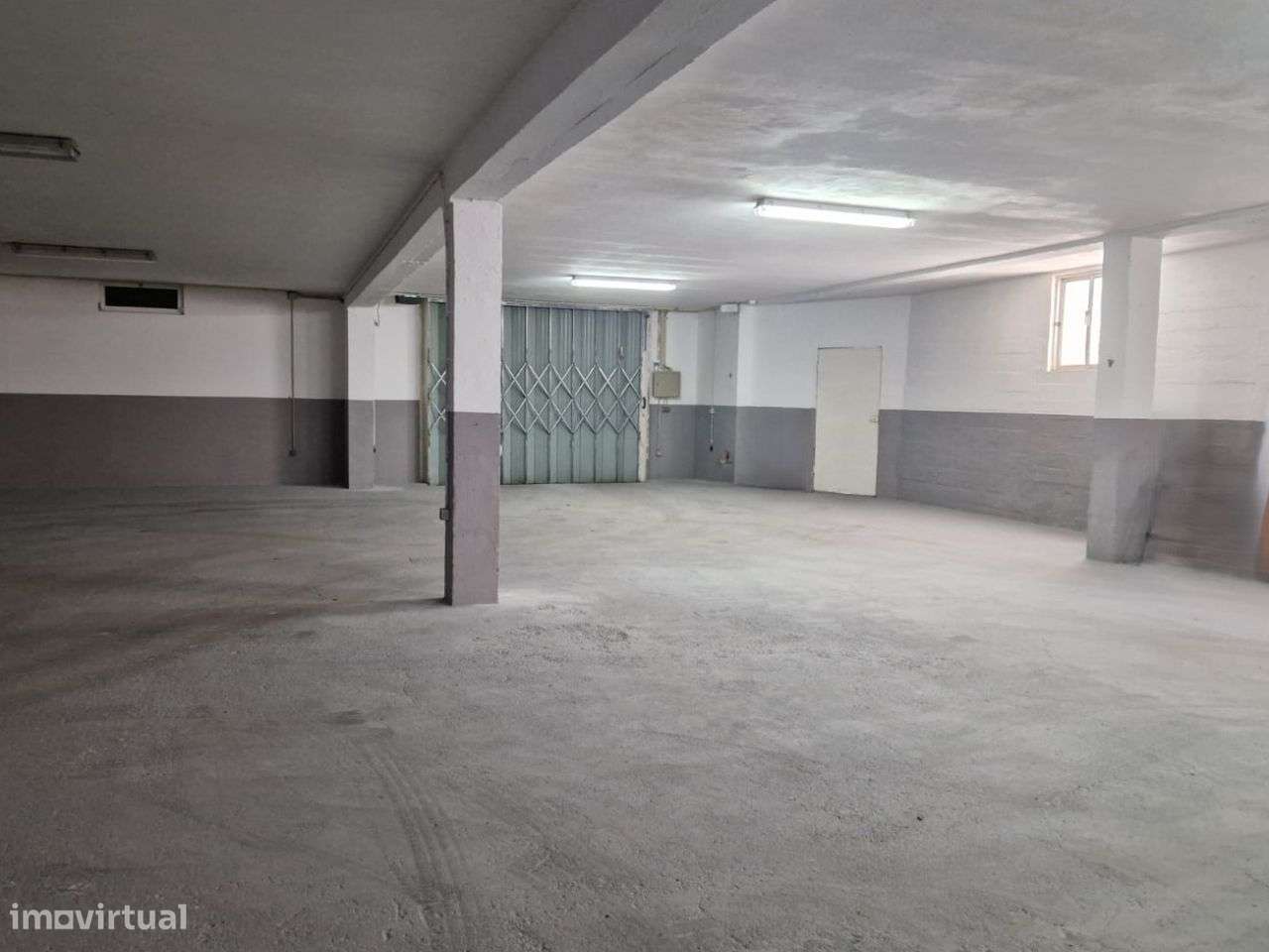 Lote de garagens fechadas no Bairro do Liceu, Aveiro-10