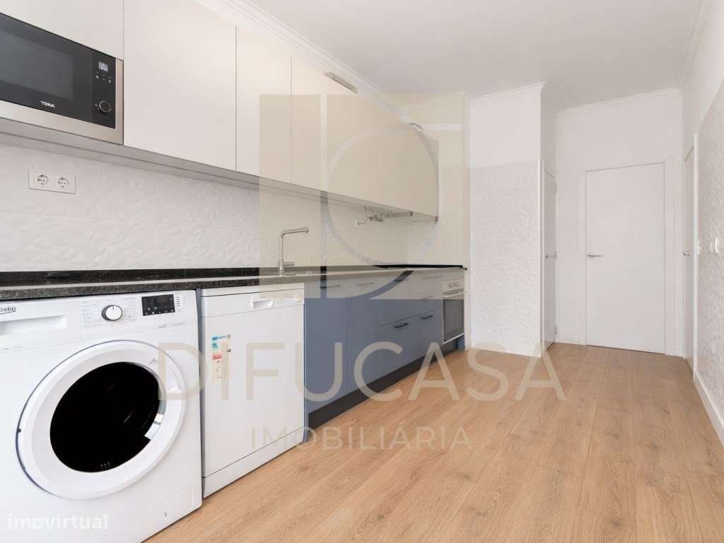 R260_Apartamento T3 Central no Feijó - Grande imagem: 4/20