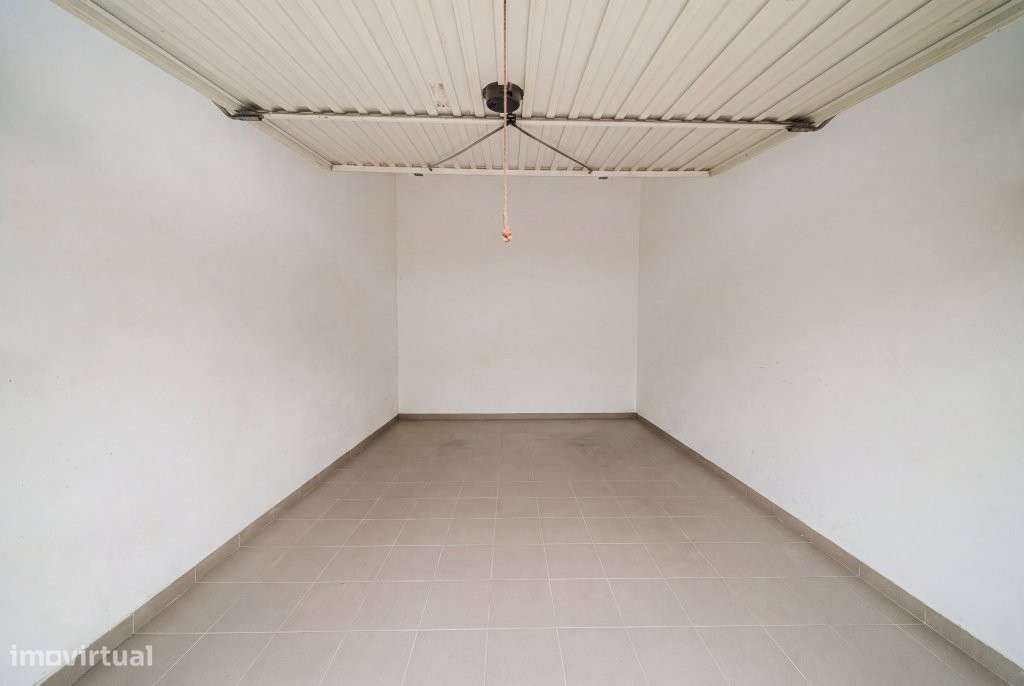Apartamento T3 com garagem box-18