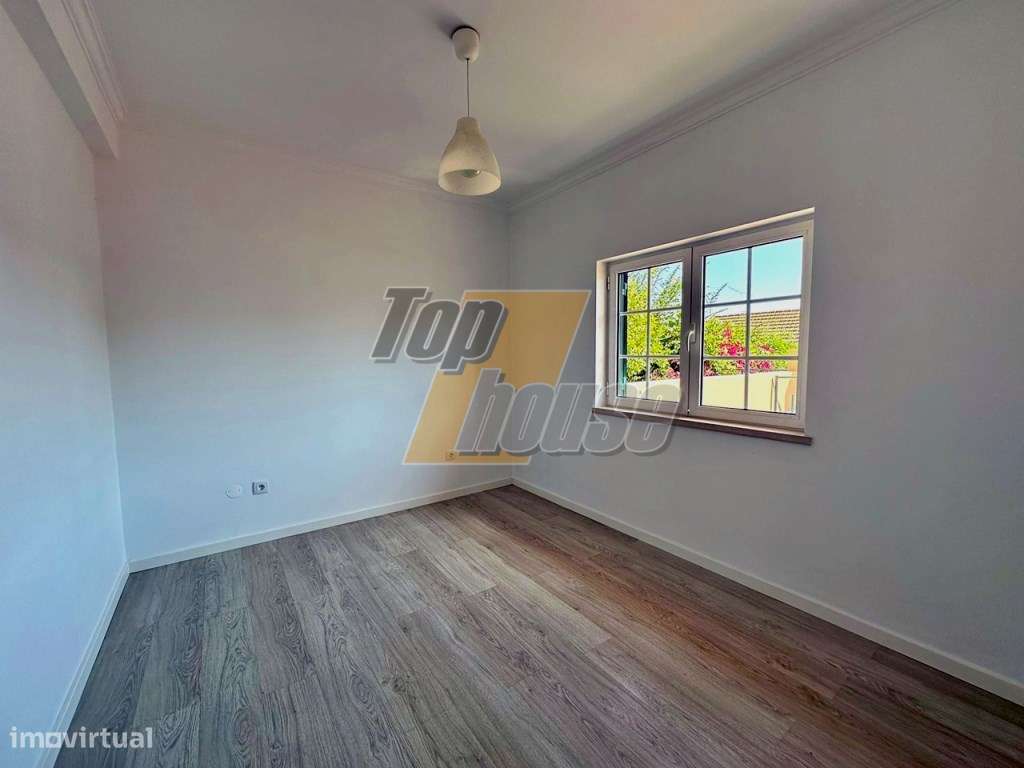 Moradia T4 com piscina e terreno de 900m2 - Quinta da Serralheira -...-25