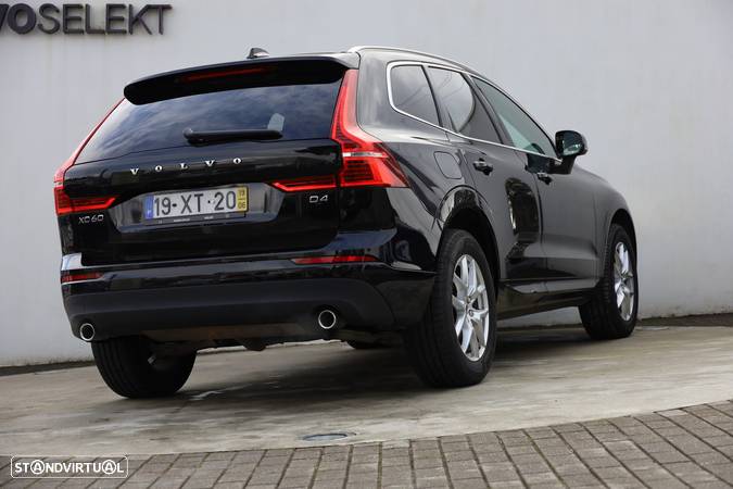 Volvo XC 60 2.0 D4 Momentum Plus Geartronic - 24