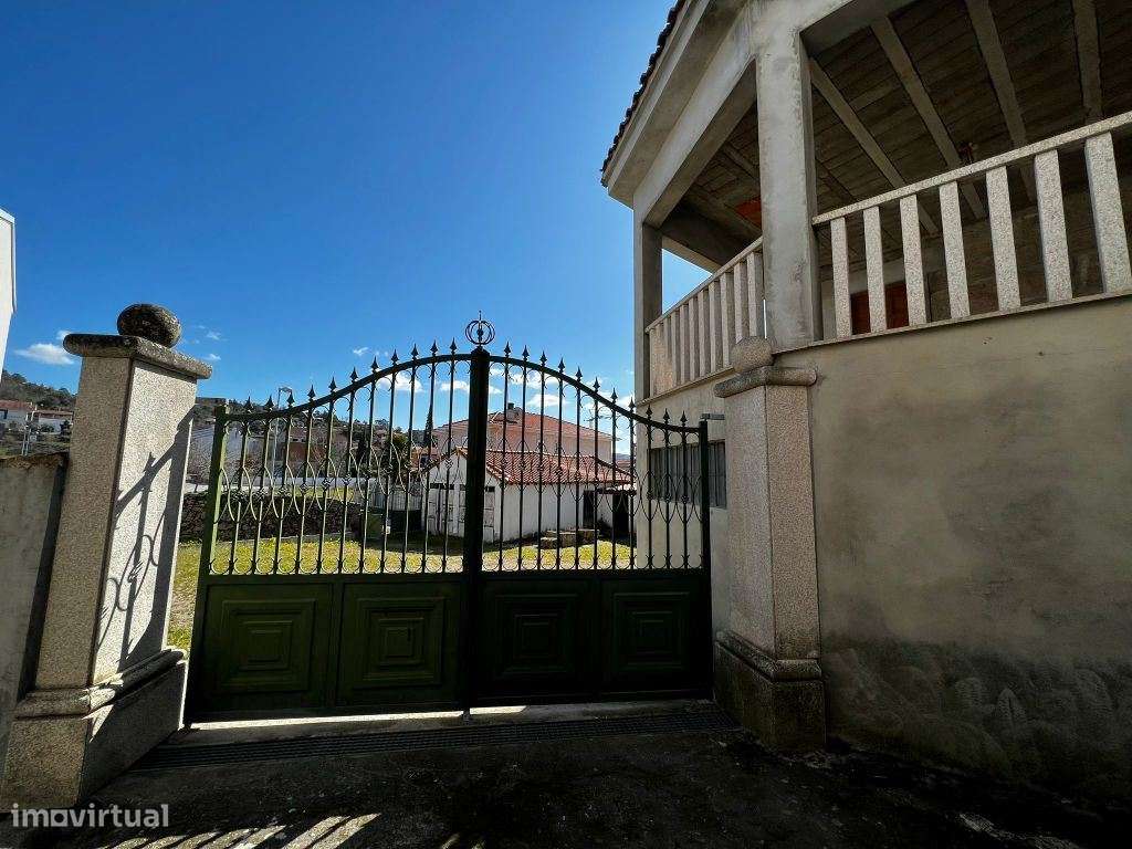 Excelente Investimento em Mirandela - Prédio com 917m2 - Grande imagem: 5/20