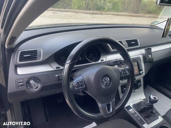 Volkswagen Passat Variant 2.0 Blue TDI SCR Comfortline - 20