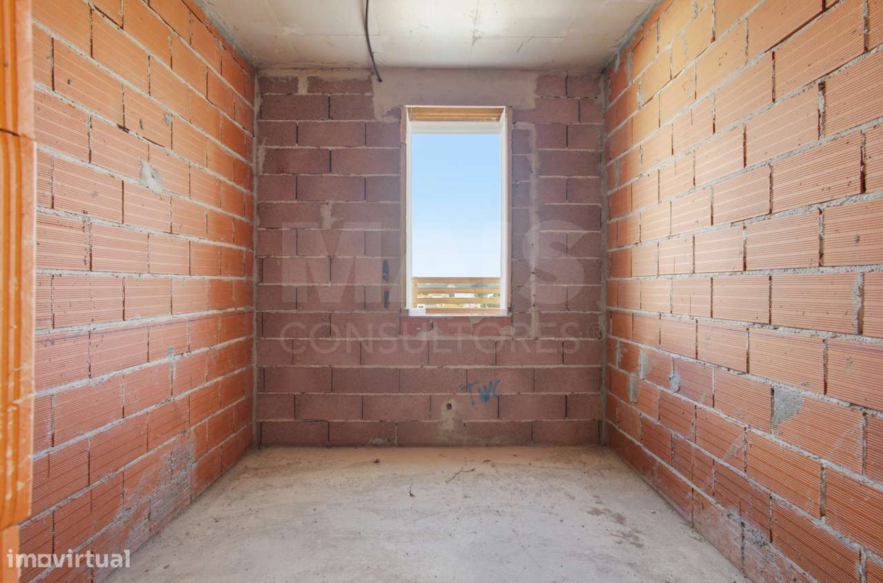 Moradia T4 com piscina em lote de 759m2 em Amoreira Óbidos-18