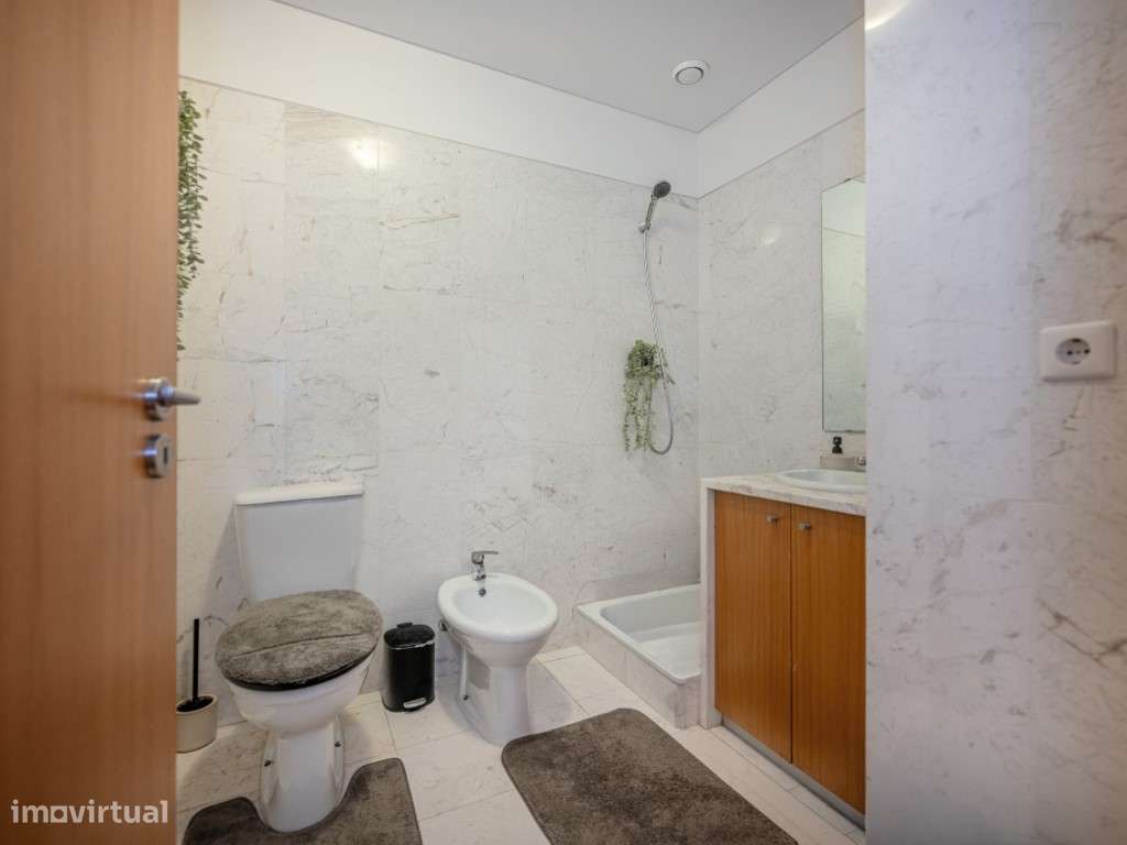 APT T2+1 | QUINTA DA SEARA | ÚLTIMO PISO | GARAGEM | ARRUMO-16
