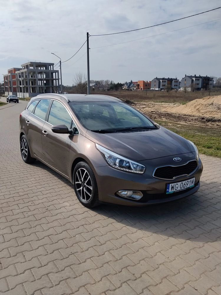 Kia Ceed II (2012-) 1.6 GDI ISG Platinum Edition 2014