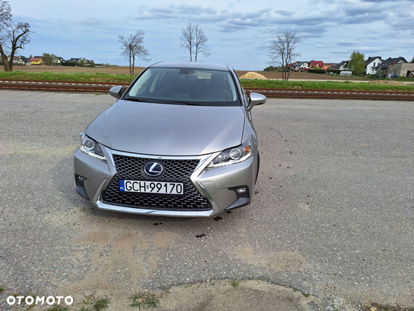 Lexus CT - 1