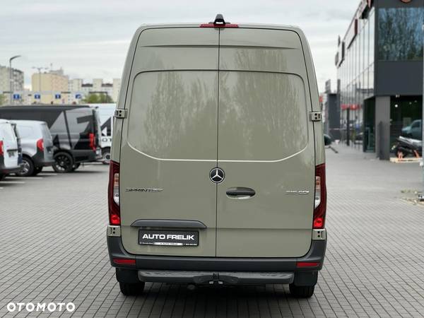 Mercedes-Benz Sprinter - 7