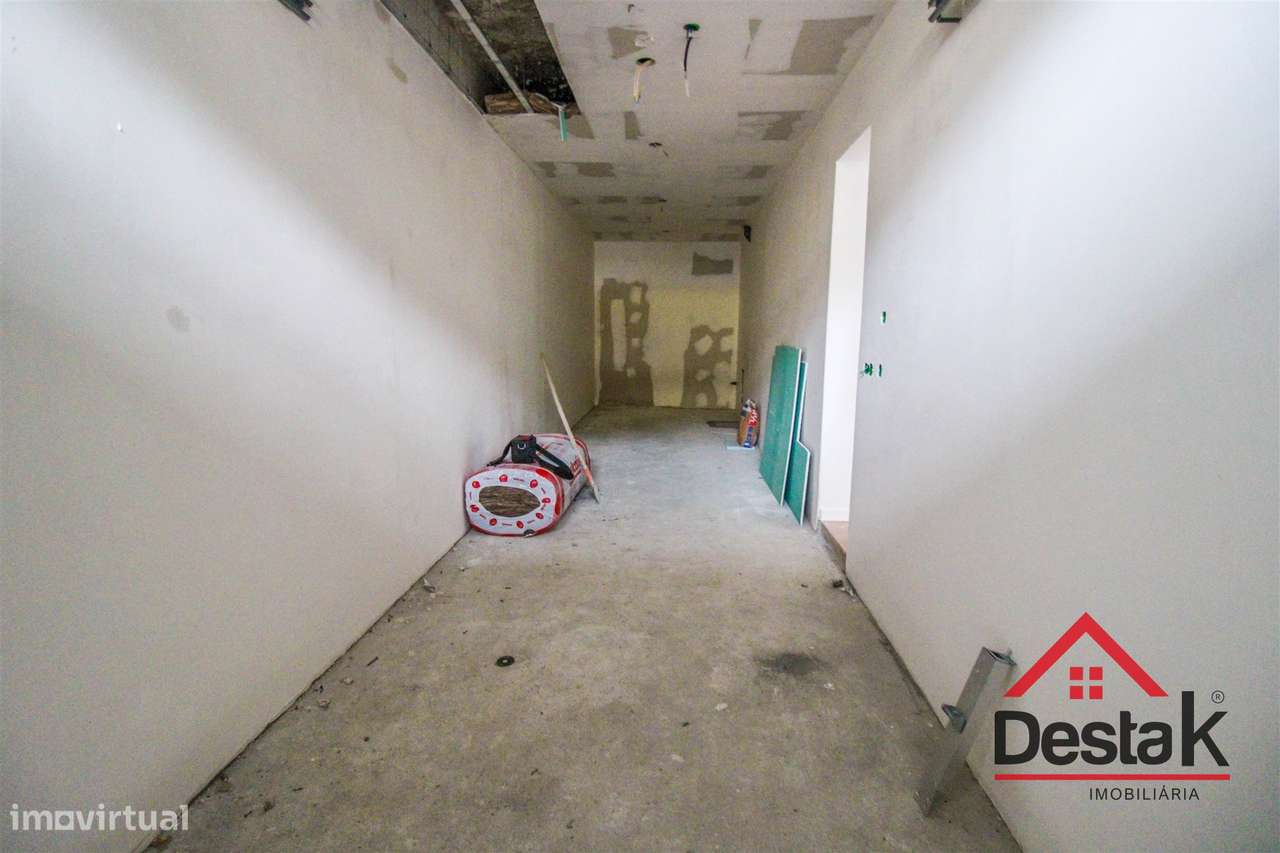 Apartamento T2 remodelado para venda em Viseu-11
