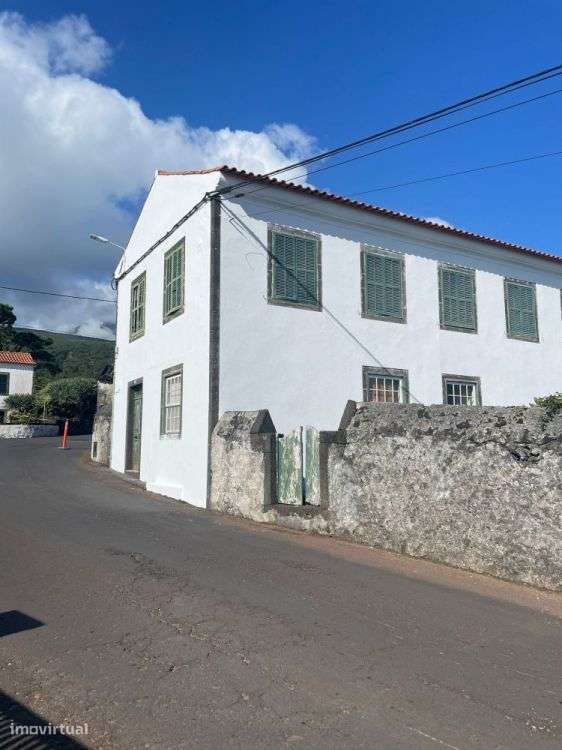 Casa senhorial histórica em São Roque do Pico com vista para o mar - Grande imagem: 4/30