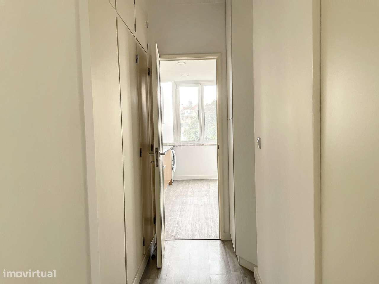 Apartamento T2 Remodelado na Ajuda, Lisboa-10