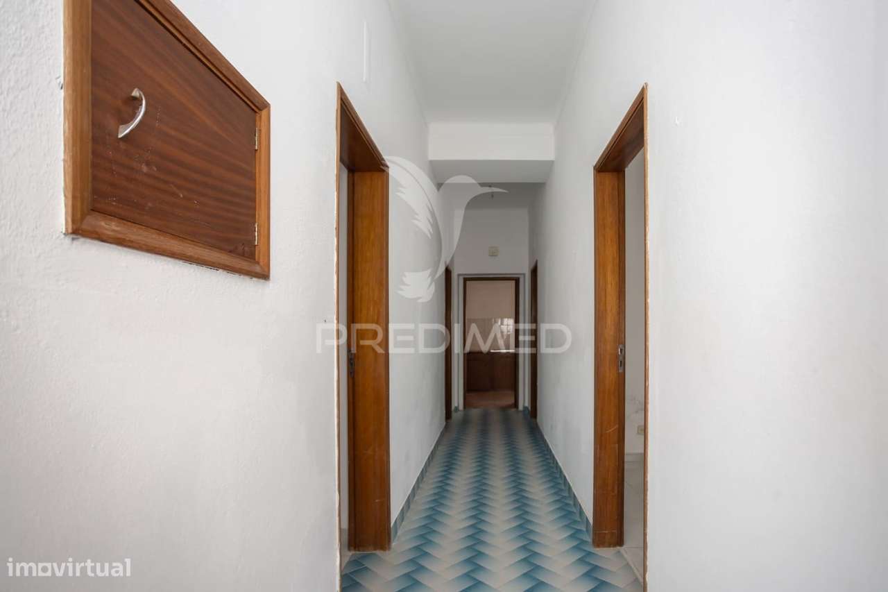 GRANDE MORADIA NO CENTRO DO TORRÃO - Grande imagem: 4/36