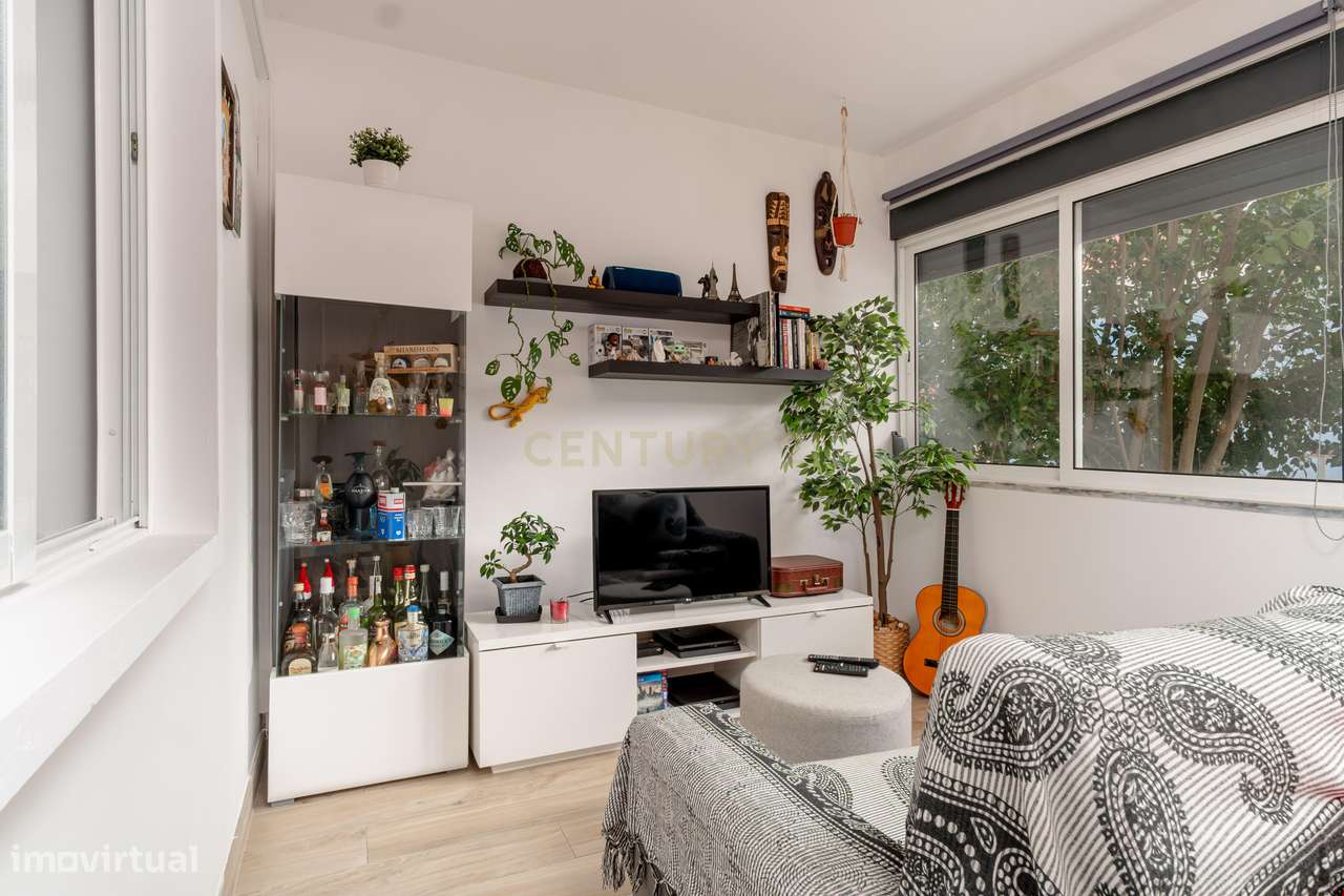 T1 Renovado com Terraço na Ajuda, Lisboa-22