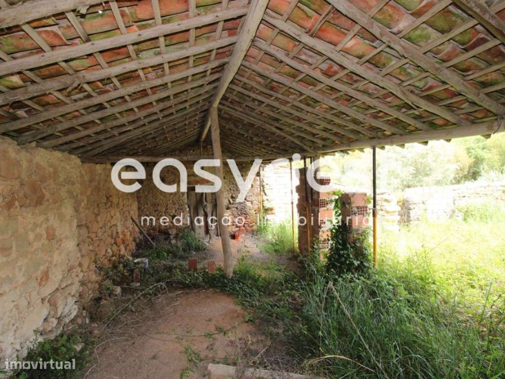 Casa de Aldeia para restauro na freguesia de Alvorninha - Grande imagem: 4/12