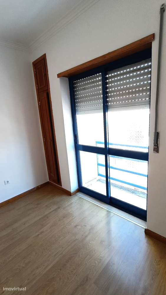 T3 com Arrecadação e Terraço, Pronto a habitar-6