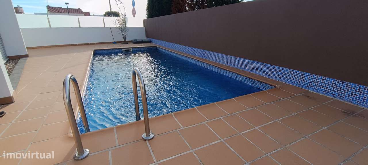 Moradia T4 Isolada na Urbanização do Bonito – Entroncamento-29