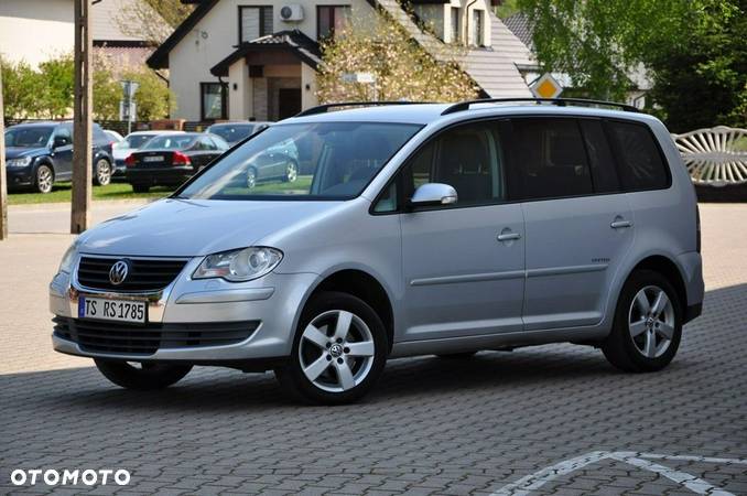 Volkswagen Touran - 4