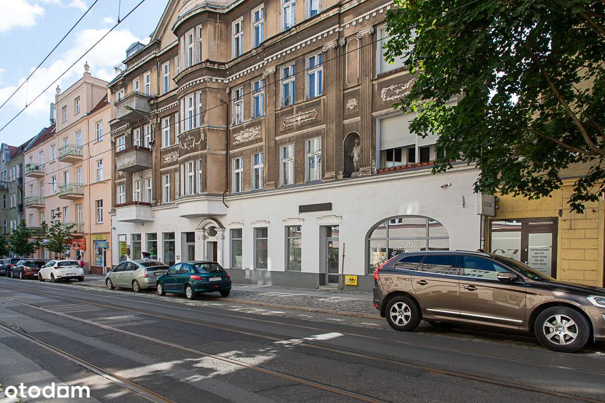 Lokal na parterze z 4 dużymi witrynami w zabytkowej kamienicy-3