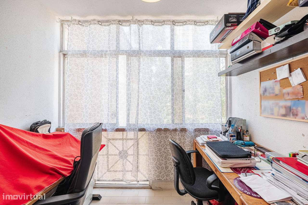 Apartamento T2 Remodelado | Tapada das Mercês-31