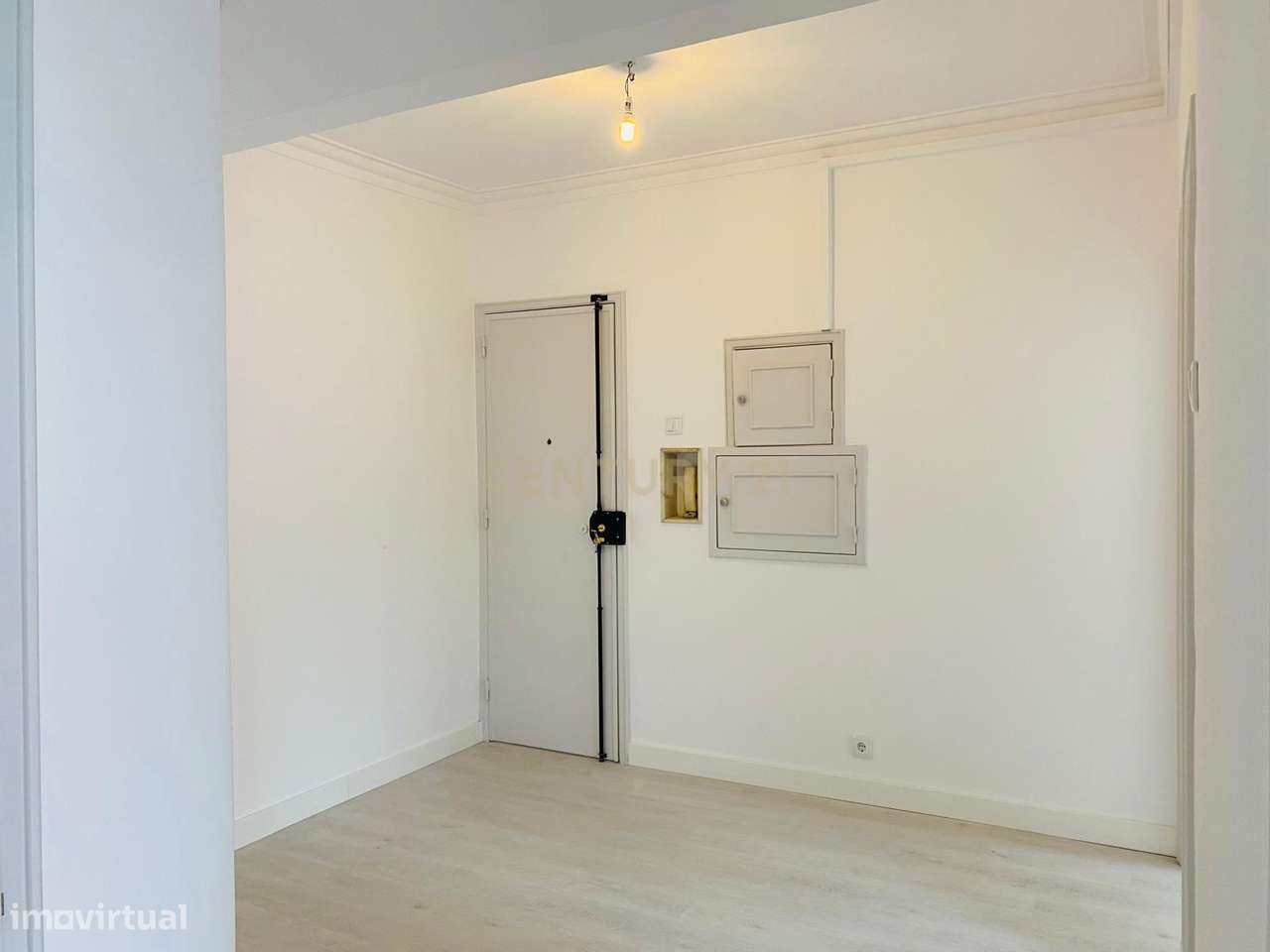 T2 para Arrendar na Damaia - Áreas Generosas e Excelente Localização! - Grande imagem: 3/18