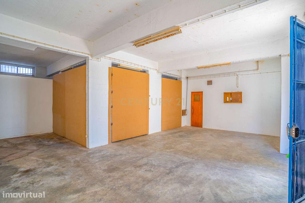 Armazém multifuncional | 110 m² | Centro de Caldas da Rainha - Grande imagem: 2/10