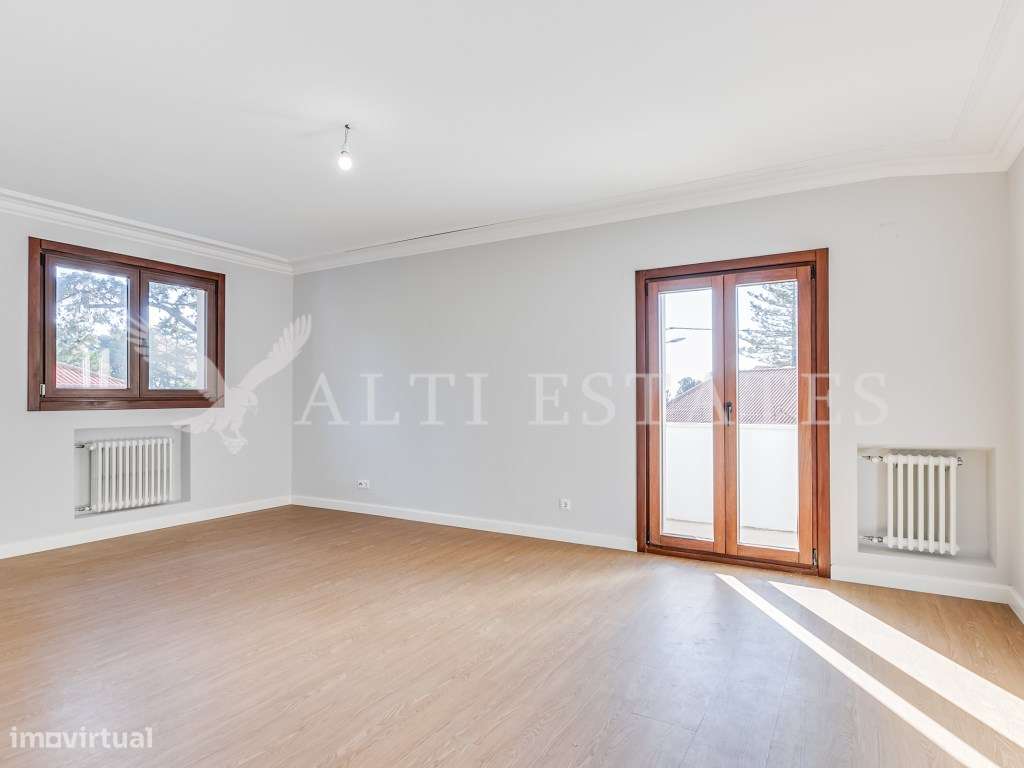 Deslumbrante moradia em zona nobre do Estoril-32